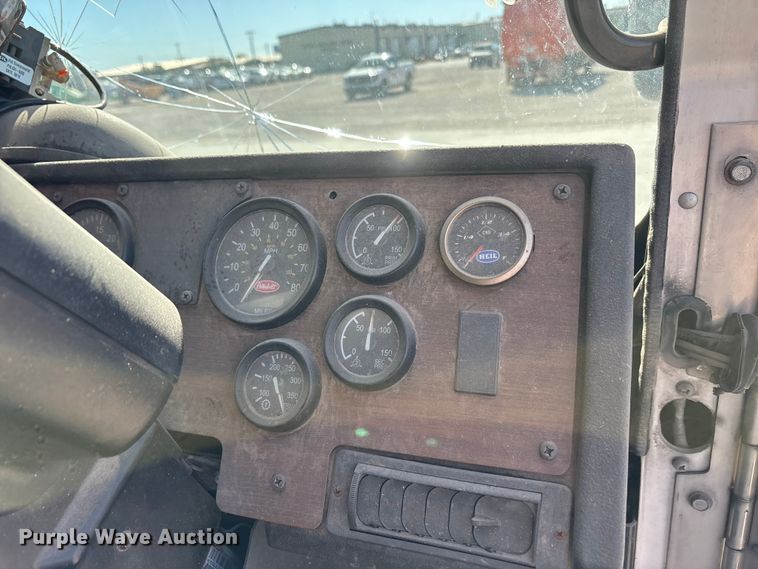 image for item EA7650 2013 Peterbilt 320 refuse truck