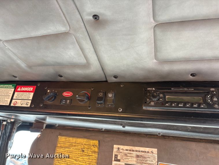 image for item EA7650 2013 Peterbilt 320 refuse truck