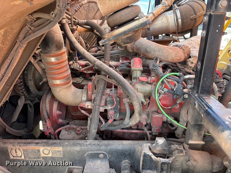 image for item EA7650 2013 Peterbilt 320 refuse truck