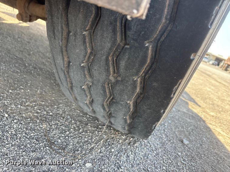 image for item EA7650 2013 Peterbilt 320 refuse truck