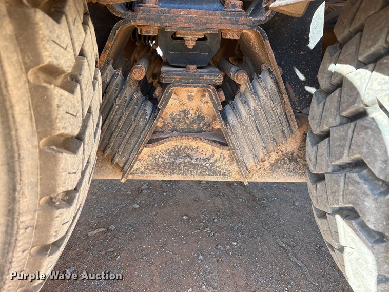 image for item EA7651 2008 International SF625 hook lift truck