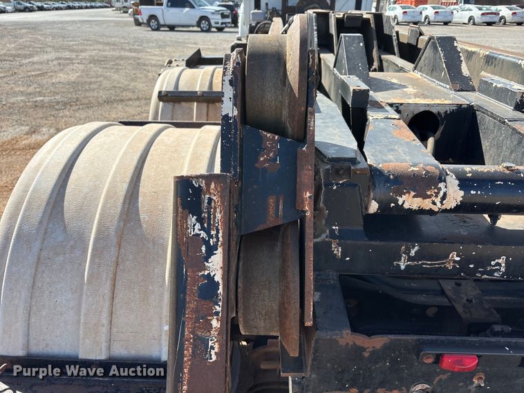 image for item EA7651 2008 International SF625 hook lift truck