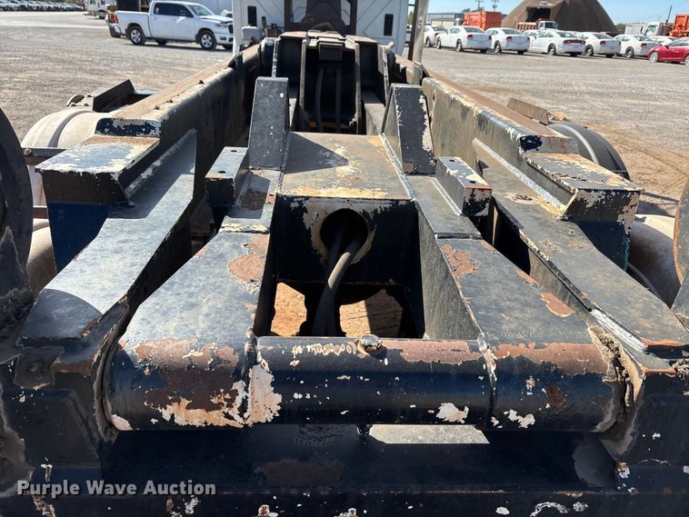 image for item EA7651 2008 International SF625 hook lift truck