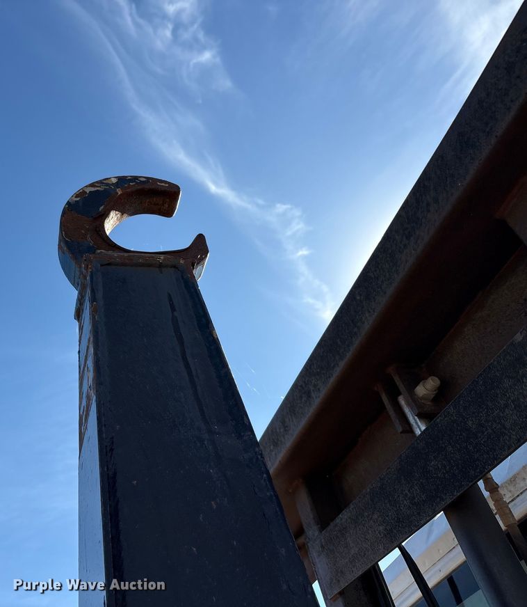 image for item EA7651 2008 International SF625 hook lift truck