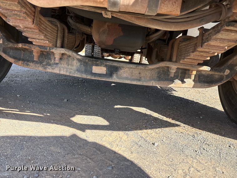 image for item EA7651 2008 International SF625 hook lift truck