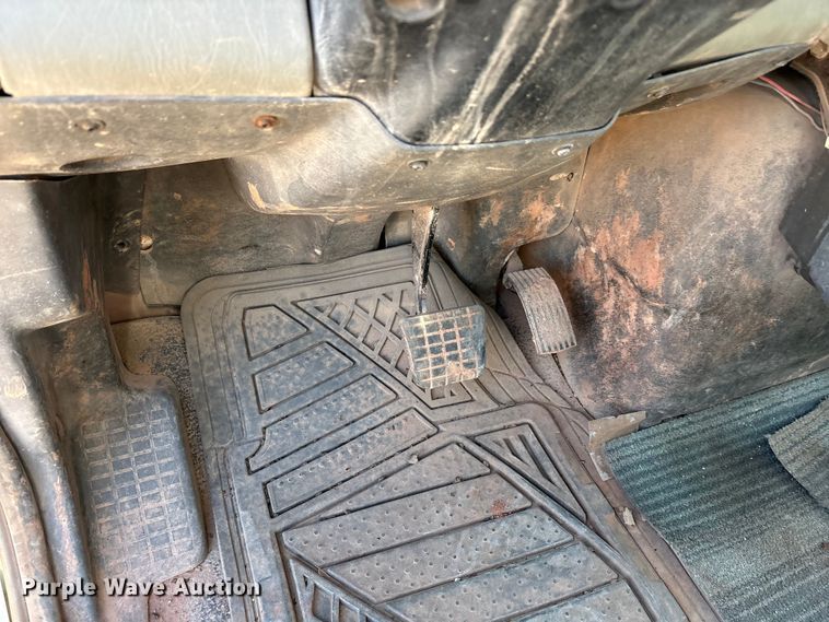 image for item EA7651 2008 International SF625 hook lift truck