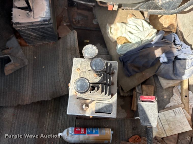 image for item EA7651 2008 International SF625 hook lift truck