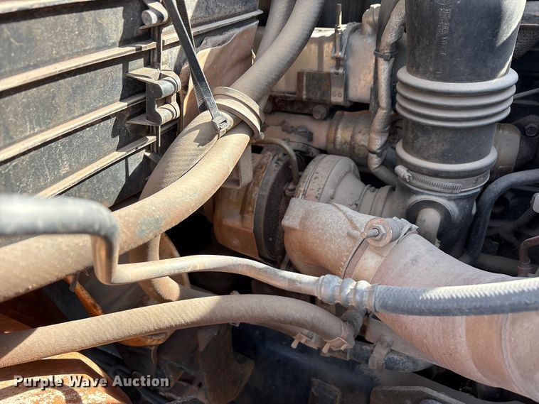 image for item EA7651 2008 International SF625 hook lift truck