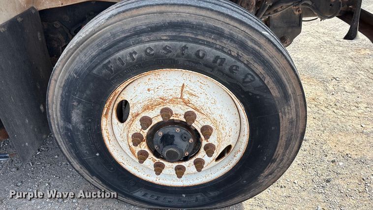 image for item EA7651 2008 International SF625 hook lift truck