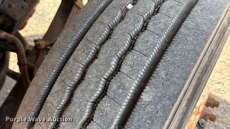 image for item EA7651 2008 International SF625 hook lift truck