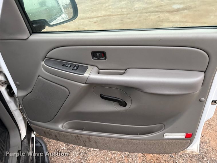 image for item EA7652 2005 Chevrolet Tahoe SUV