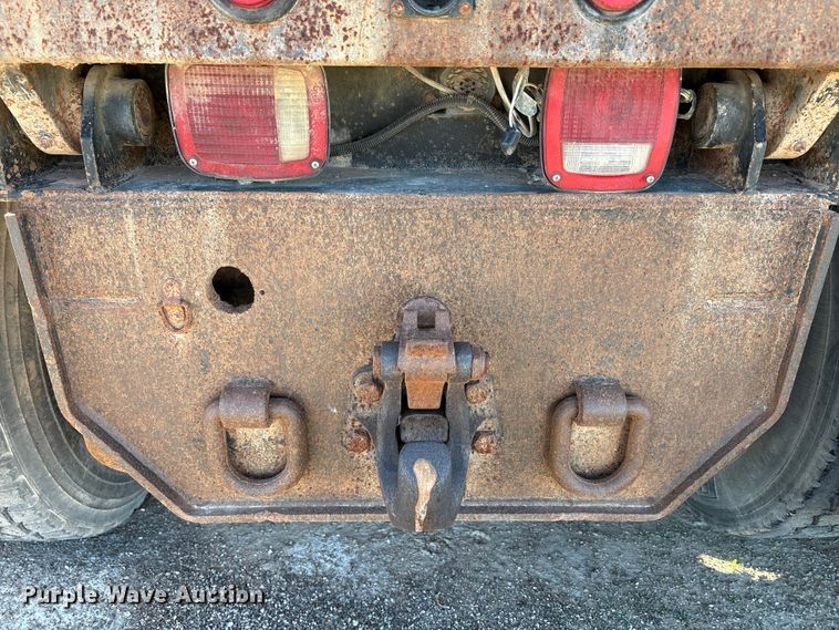 image for item EA7655 2009 International SF625 dump truck