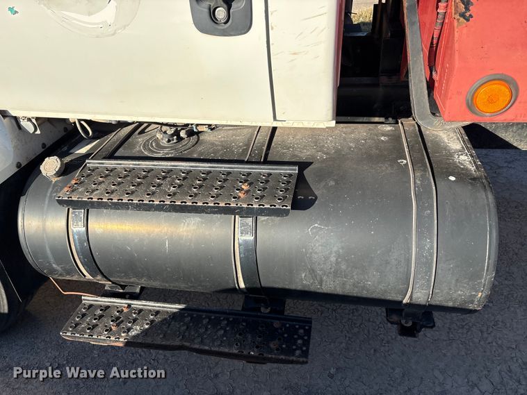 image for item EA7655 2009 International SF625 dump truck