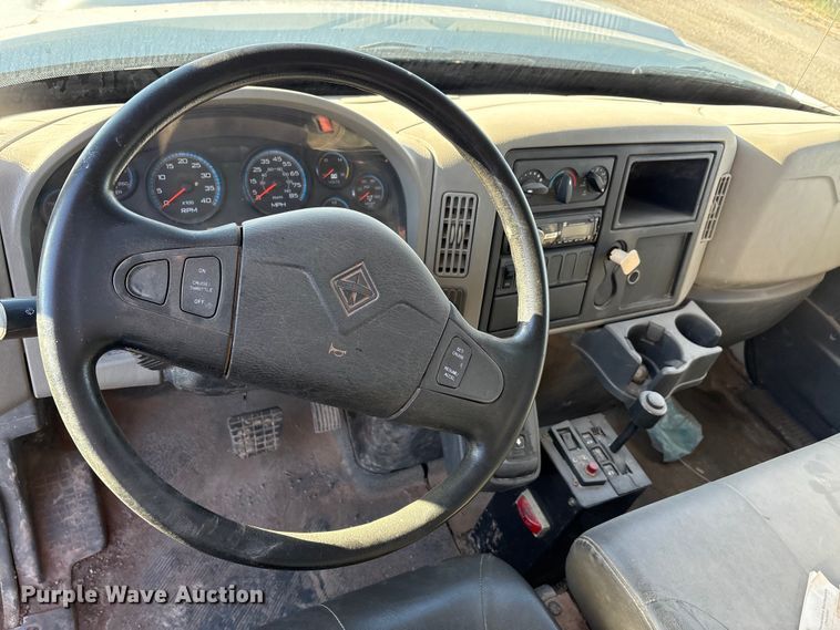 image for item EA7655 2009 International SF625 dump truck