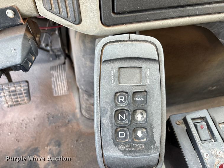 image for item EA7655 2009 International SF625 dump truck