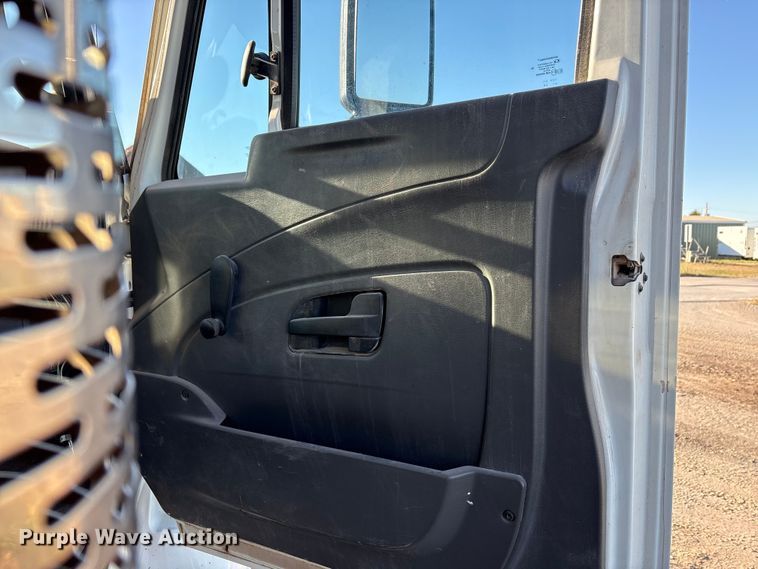 image for item EA7655 2009 International SF625 dump truck