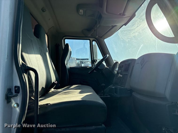 image for item EA7655 2009 International SF625 dump truck