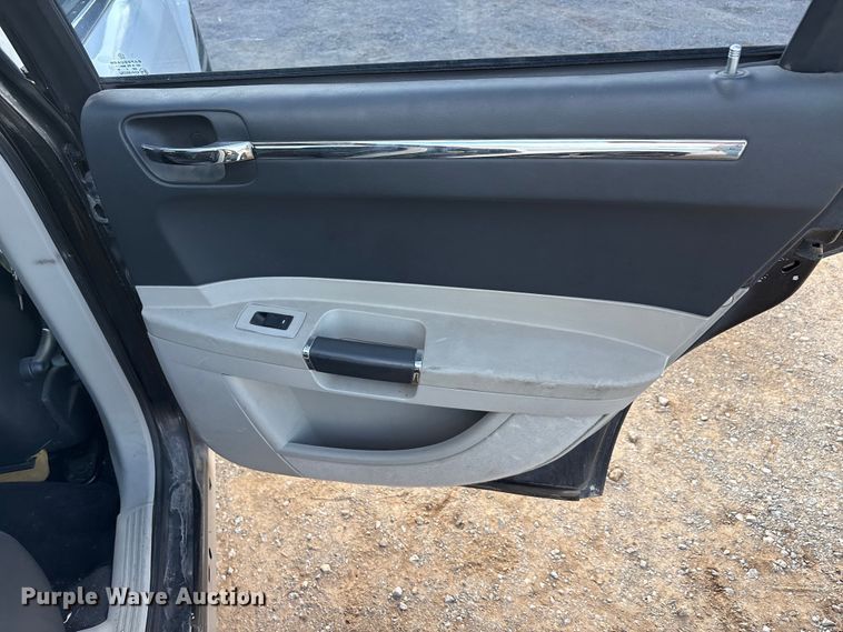 image for item EA7656 2006 Chrysler 300C 