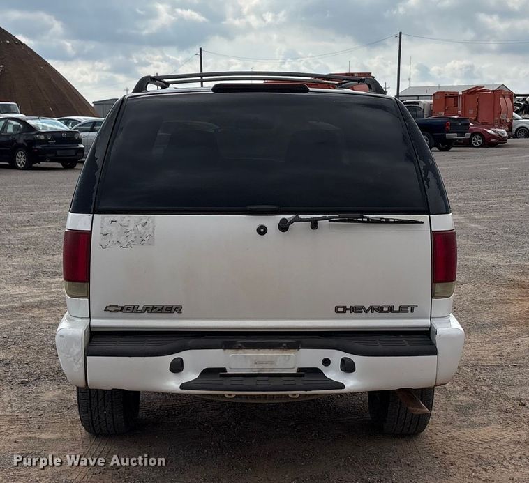 image for item EA7659 2002 Chevrolet Blazer SUV