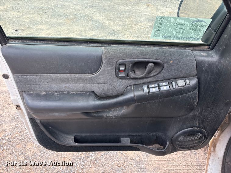 image for item EA7659 2002 Chevrolet Blazer SUV