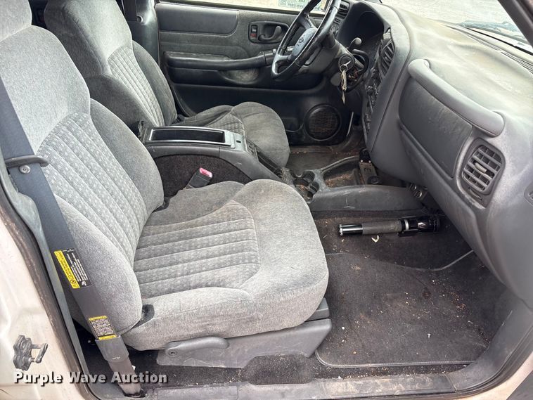 image for item EA7659 2002 Chevrolet Blazer SUV