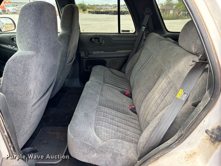 image for item EA7659 2002 Chevrolet Blazer SUV