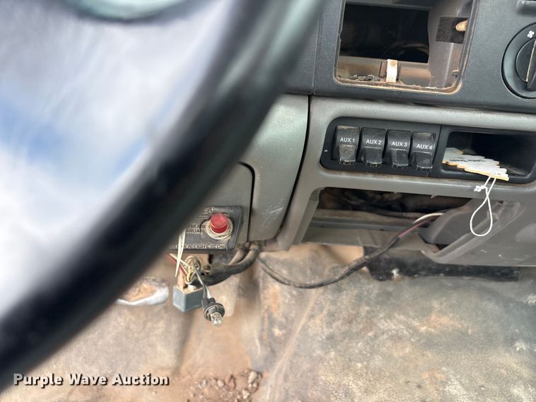 image for item EA7660 2007 Ford F450 Super Duty dump flatbed truck