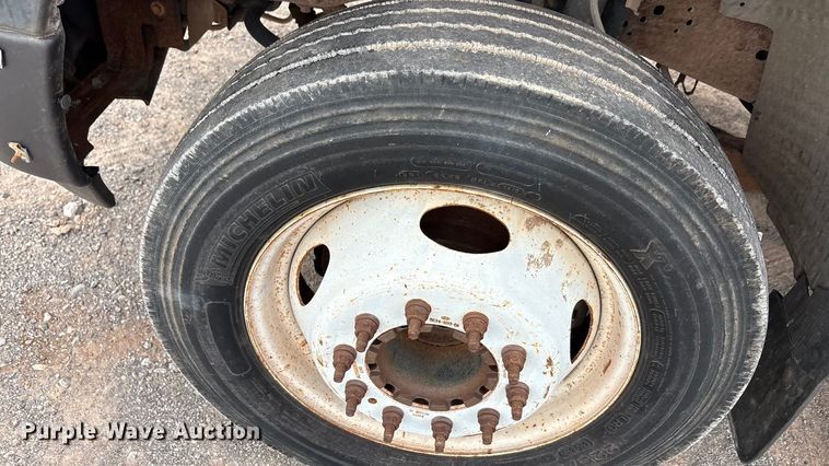 image for item EA7660 2007 Ford F450 Super Duty dump flatbed truck