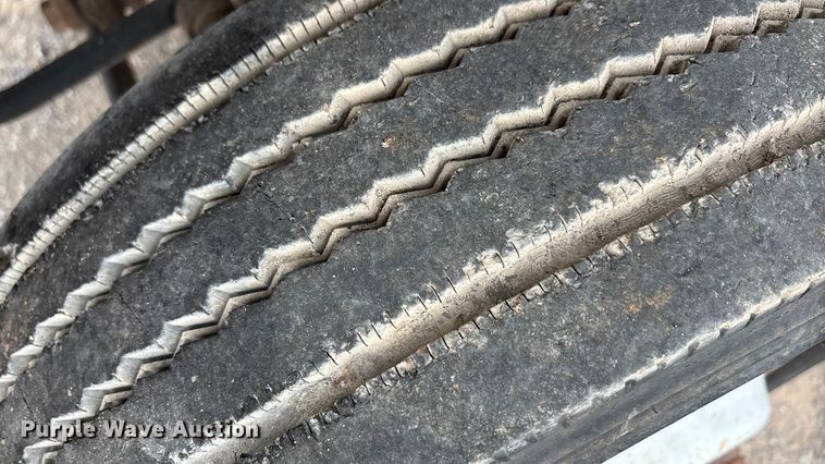 image for item EA7660 2007 Ford F450 Super Duty dump flatbed truck