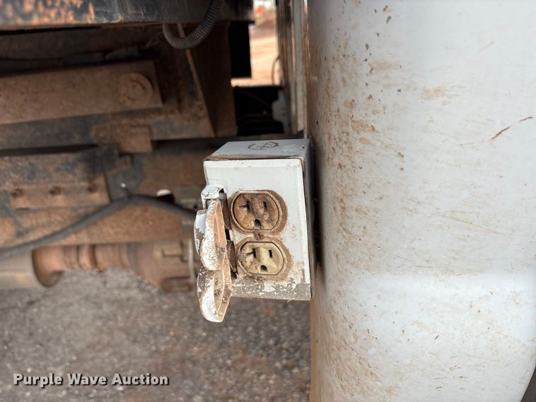 image for item EA7662 2009 Ford F450 Super Duty dump flatbed truck