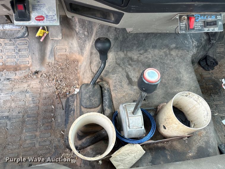 image for item EA7662 2009 Ford F450 Super Duty dump flatbed truck