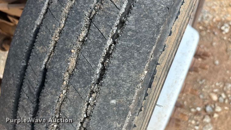 image for item EA7662 2009 Ford F450 Super Duty dump flatbed truck