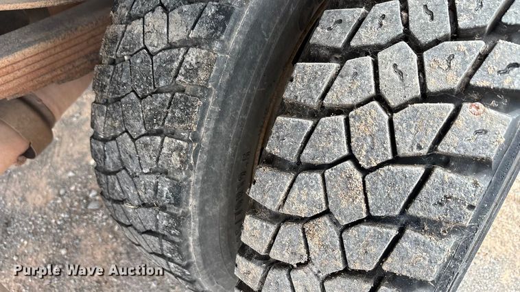 image for item EA7662 2009 Ford F450 Super Duty dump flatbed truck