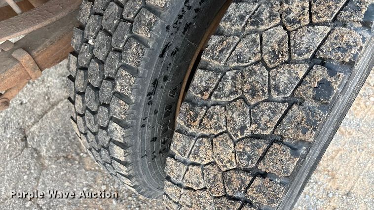 image for item EA7662 2009 Ford F450 Super Duty dump flatbed truck