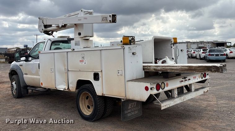 image for item EA7663 2006 Ford F450 Super Duty bucket truck