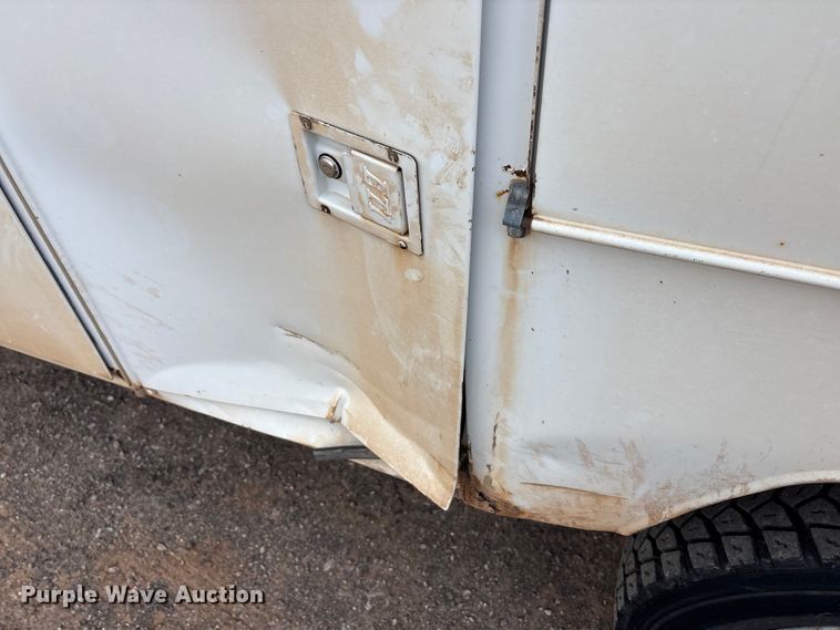 image for item EA7663 2006 Ford F450 Super Duty bucket truck