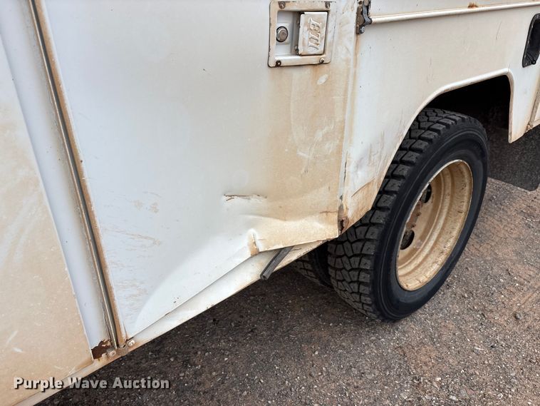 image for item EA7663 2006 Ford F450 Super Duty bucket truck