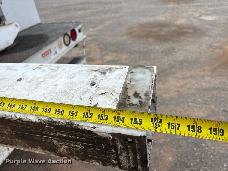 image for item EA7663 2006 Ford F450 Super Duty bucket truck