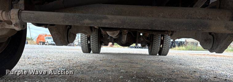 image for item EA7663 2006 Ford F450 Super Duty bucket truck