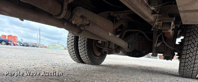 image for item EA7663 2006 Ford F450 Super Duty bucket truck