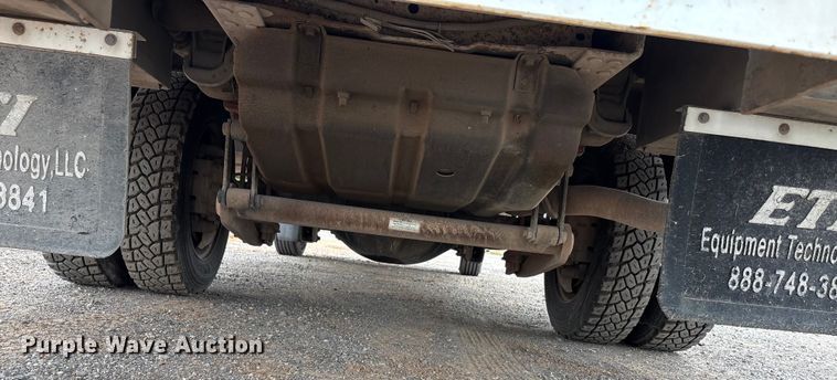 image for item EA7663 2006 Ford F450 Super Duty bucket truck