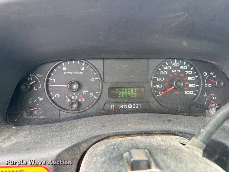 image for item EA7663 2006 Ford F450 Super Duty bucket truck