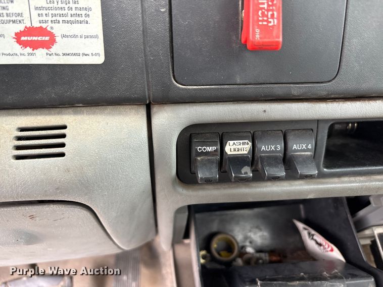 image for item EA7663 2006 Ford F450 Super Duty bucket truck