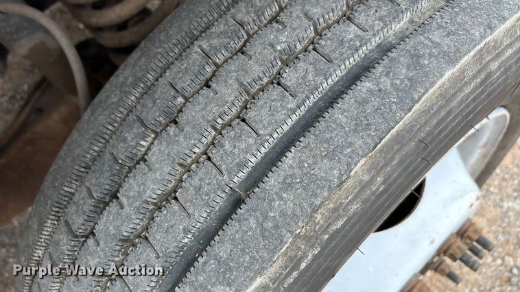 image for item EA7663 2006 Ford F450 Super Duty bucket truck