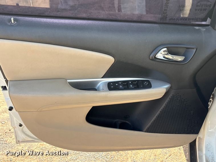 image for item EA7664 2011 Dodge Journey SUV