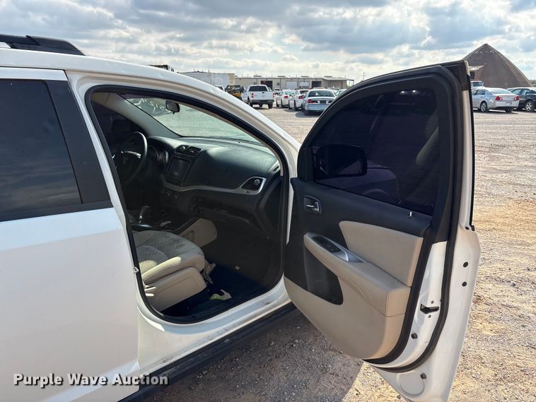 image for item EA7664 2011 Dodge Journey SUV