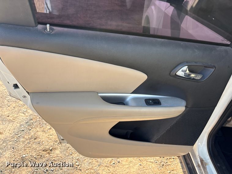 image for item EA7664 2011 Dodge Journey SUV