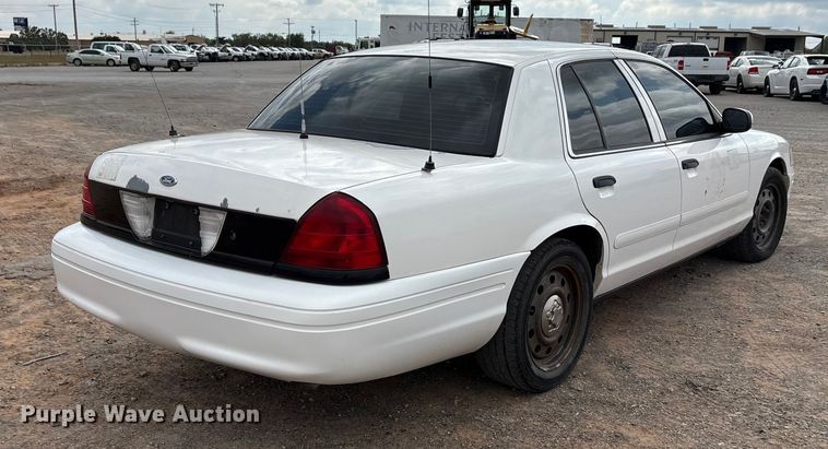 image for item EA7666 2006 Ford Crown Victoria Police Interceptor 