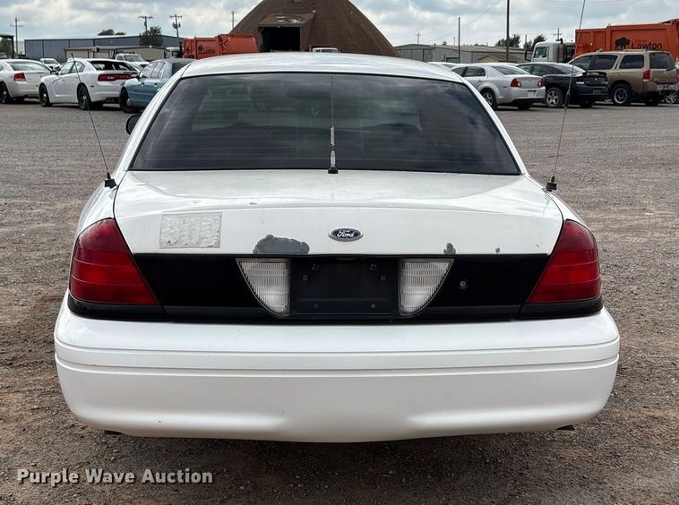 image for item EA7666 2006 Ford Crown Victoria Police Interceptor 
