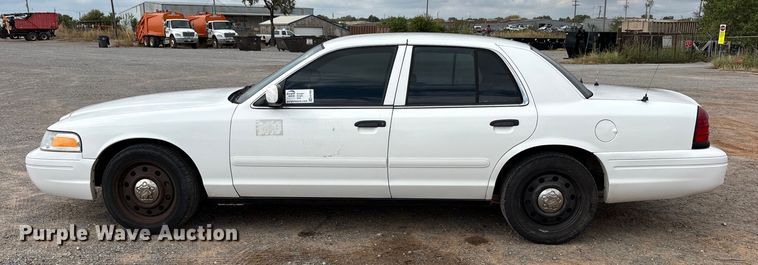 image for item EA7666 2006 Ford Crown Victoria Police Interceptor 